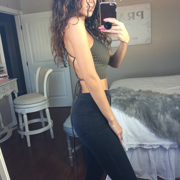 Forever 21 Tops - Tie Back Crop Top